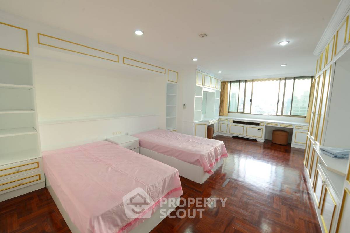 รูป เลี้ยงสัตว์ได้ คอนโด 3 ห้องนอน 350 ตร.ม. ชั้น 23 Oriental Towers BTS เอกมัย (ID 510846) - รูปที่ 18/20