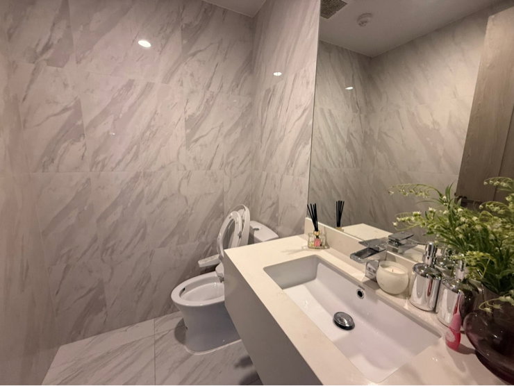picture ✨🏡 COCO PARC Bangkok 📐 252 sq.m. | 3 Bedrooms | 4 Bathrooms + 1 Maid’s Room | 32nd Floor - 19/40