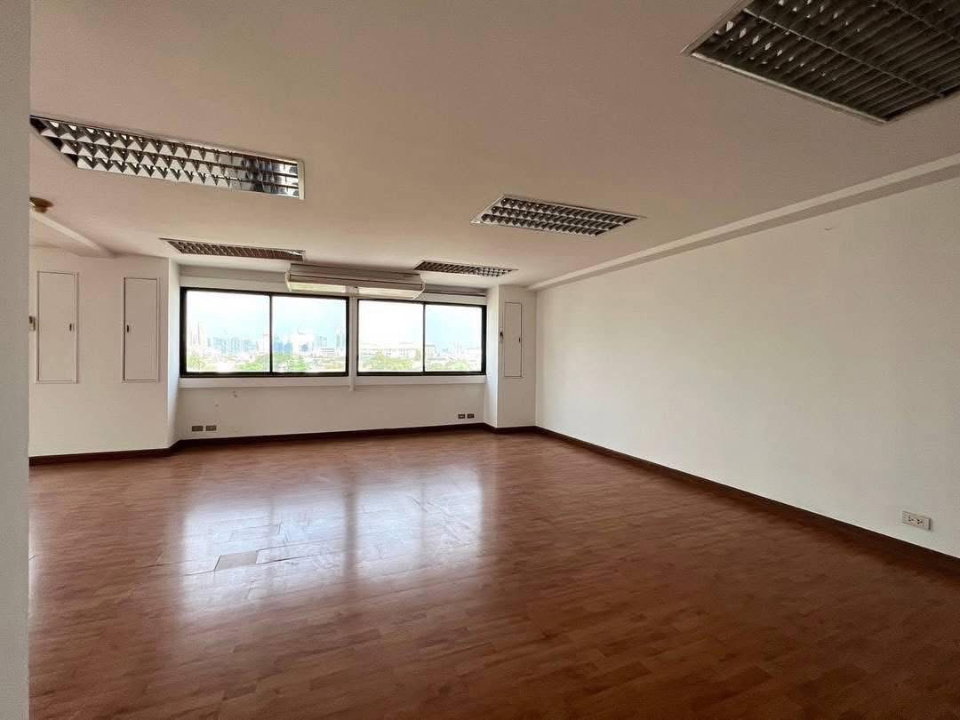 รูป ขายอาคารสำนักงาน 7 ชั้น พหลโยธิน 14 ใกล้ BTS อารีย์ พื้นที่เกือบ 2,000 ตร.ม. จอดรถ 25 คัน - รูปที่ 3/13