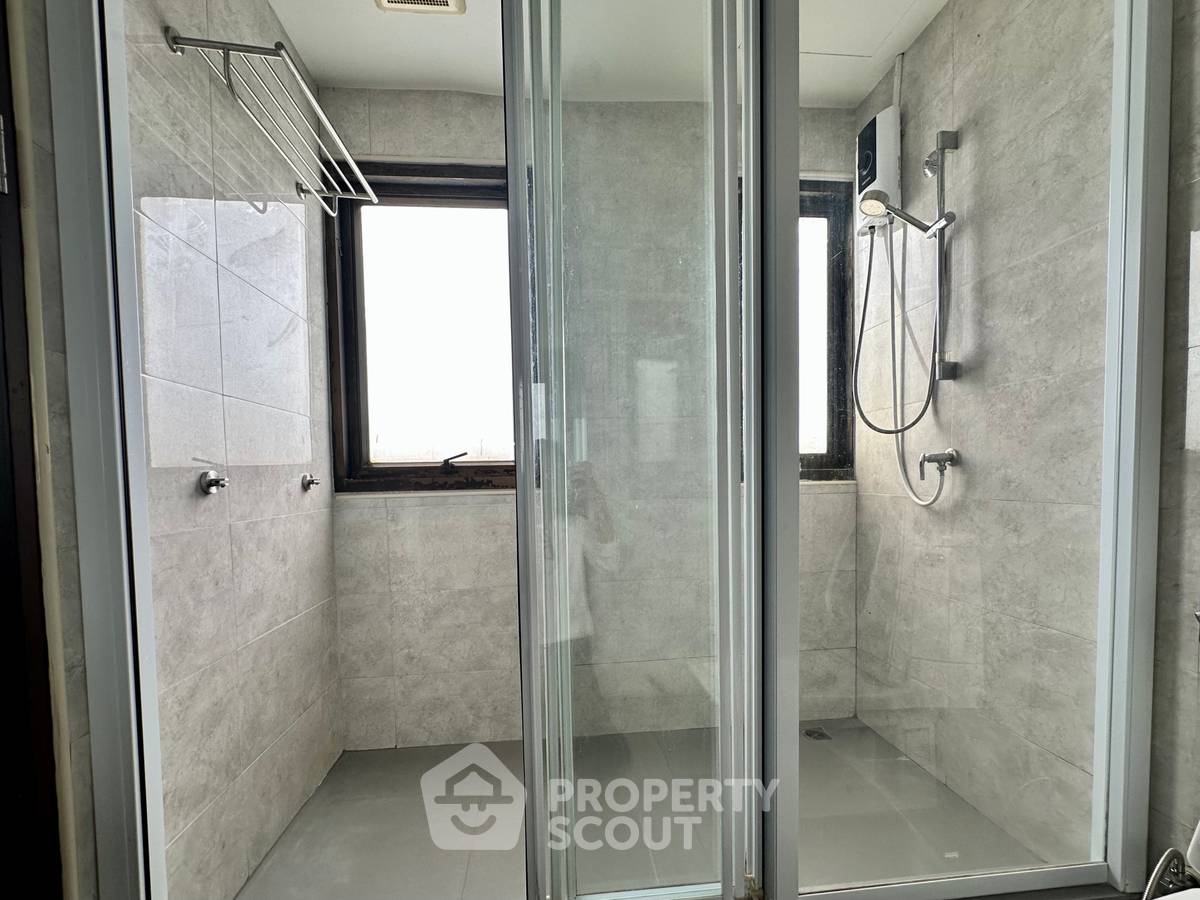 picture Great Value 2-BR Top View Tower Condominium, 23rd Floor, BTS Thong Lor (ID 3195737) - 11/18