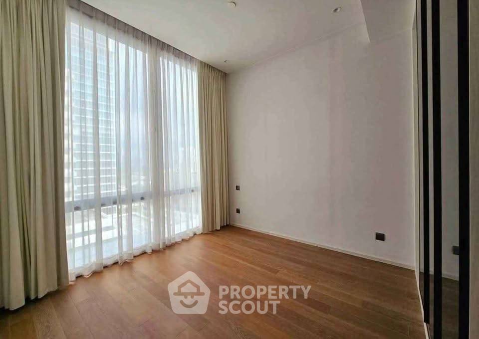 picture Pet-Friendly 2-BR Muniq Langsuan Near BTS Ratchadamri (ID 3206448) - 12/16