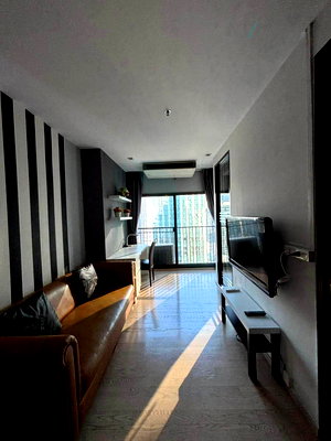 Condos for rent : For Rent Condo NOBLE REMIX Building 2, Floor 24,1 bed room, Room size 44.00 sqm