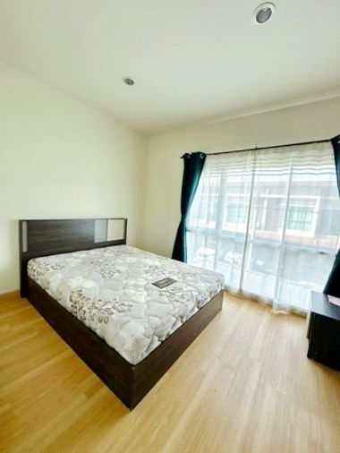 3-bed townhouse for rent, 150 sqm, 18 sq wah, Bang Khun Thian