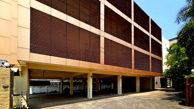 Office for sale BTS Udom Suk : Office Building and Luxury House for Sale in Sukhumvit 101 Near BTS Punnawithi