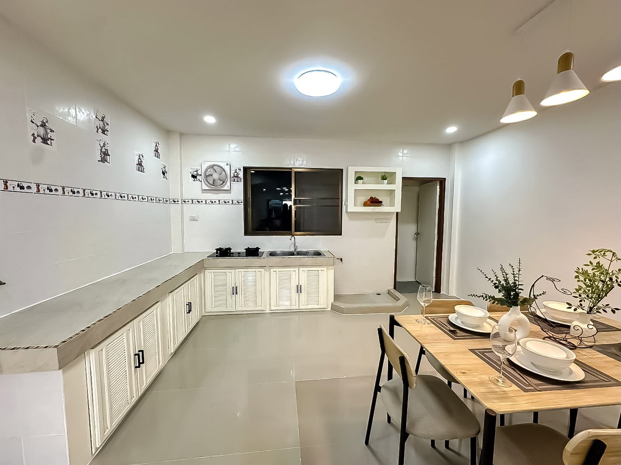 รูป Modern 2Storey Townhouse for Sale Chaiyapruek Pattaya - รูปที่ 3/12
