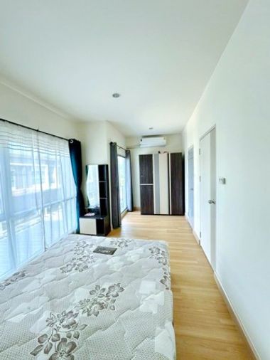 3-bed townhouse for rent, 150 sqm, 18 sq wah, Bang Khun Thian