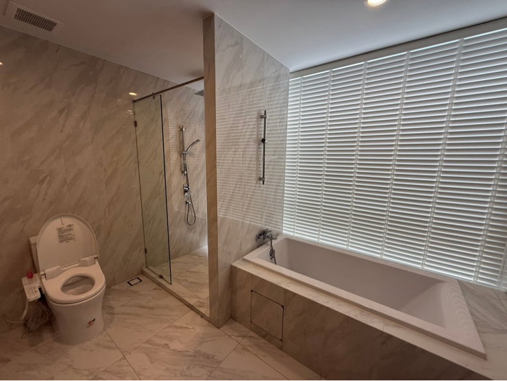 picture ✨🏡 COCO PARC Bangkok 📐 252 sq.m. | 3 Bedrooms | 4 Bathrooms + 1 Maid’s Room | 32nd Floor - 22/40