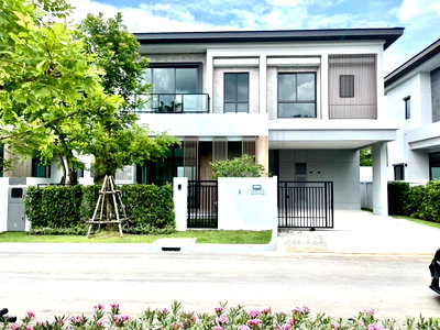 Houses for sale : For Sell House BANGKOK BOULEVARD BANGNA KM.5 2-story 4 bedroom 4 bathroom