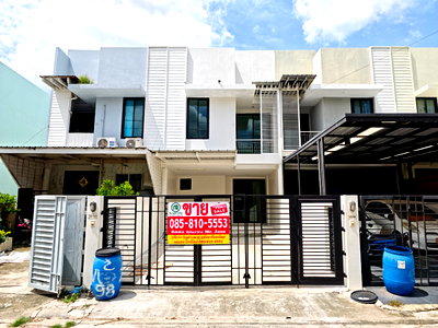 ขายทาวน์โฮม : ขาย บ้าน ทาวน์เฮาส์ หมู่บ้าน บ้านร็อคการ์เด้น แอร์พอร์ต สุวรรณภูมิ ปรับปรุงใหม่ พร้อมเข้าอยู่  25.7 ตรว. 130 ตรม. ราคาดีสุดในโครงการ 