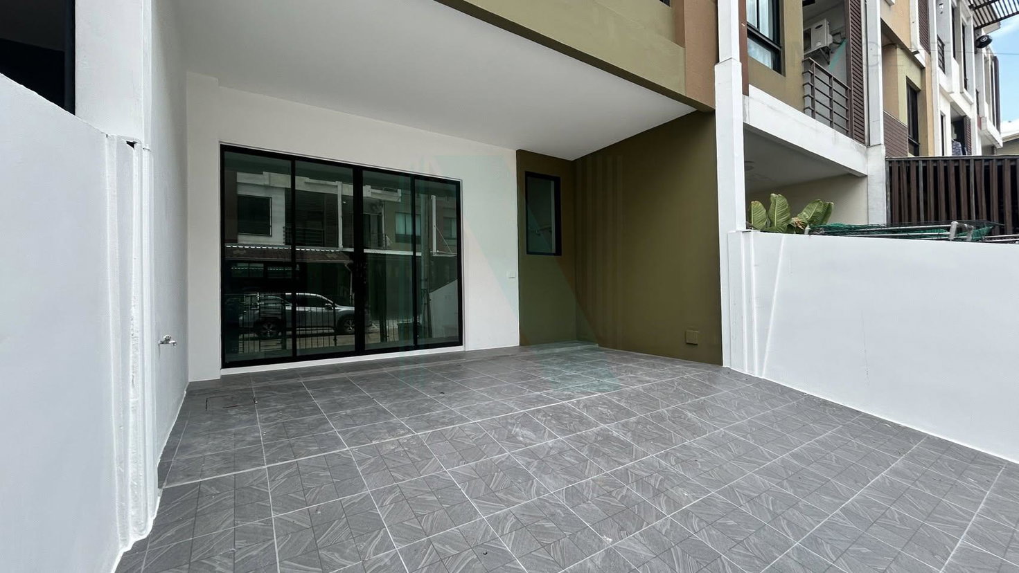 picture For Sell Town house SIX NATURE EKKACHAI 64/5 3-story 3 bedroom 3 bathroom - 2/8