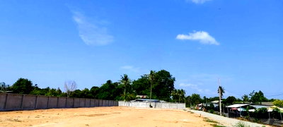 Land for sale Toongklom-Taman Road : Land for Sale Near Mabprachan Reservoir Pattaya 512 Sq.wah