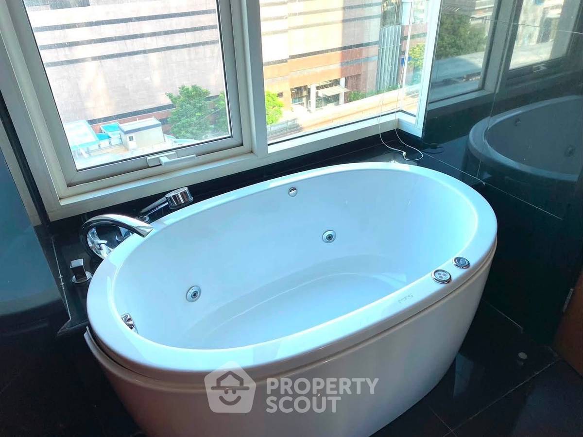 picture 2-BR The Infinity Condominium 80m From BTS Chong Nonsi (ID 3204574) - 11/14