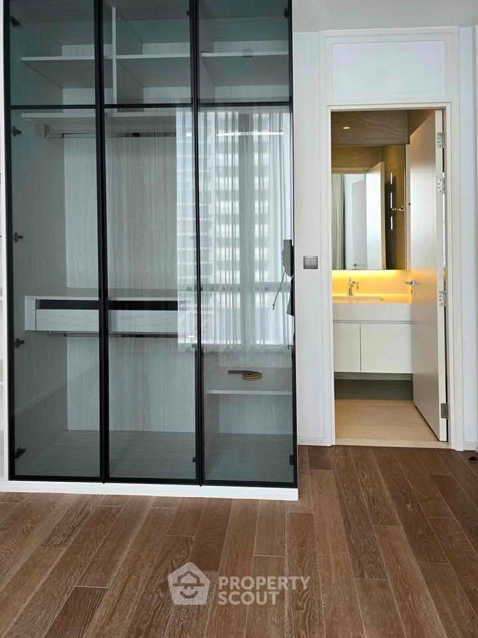 picture 2-BR Condo At Muniq Langsuan Near BTS Ratchadamri (ID 3206572) - 13/17