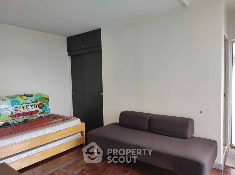 picture 3-BR Condo At The Lake Condominium Thong Thani (ID 3193980) - 5/10