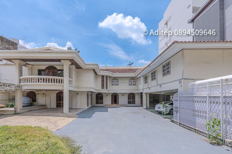 6-bed house for sale, 219.8 sq wah, Huai Khwang