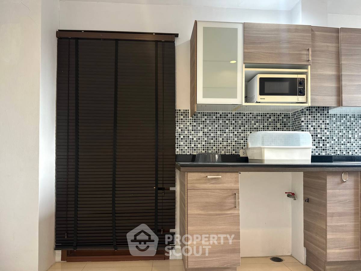 picture Great Value 2-BR Top View Tower Condominium, 23rd Floor, BTS Thong Lor (ID 3195737) - 7/18