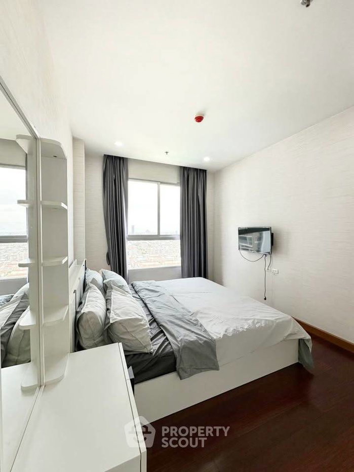 picture 24th-Floor 2-BR Condo At Supalai Lite Sathorn-Charoenrat (ID 2518802) - 2/9