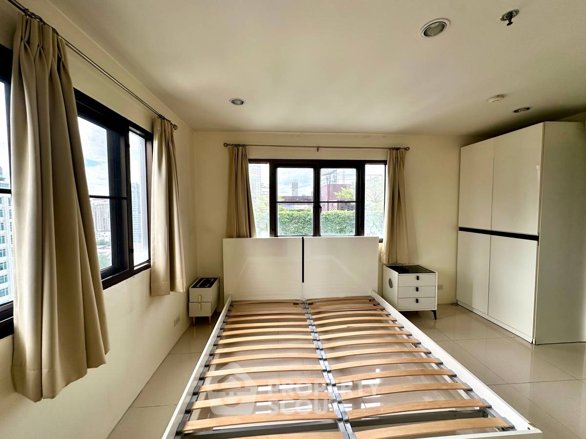 picture Great Value 2-BR Top View Tower Condominium, 23rd Floor, BTS Thong Lor (ID 3195737) - 8/18