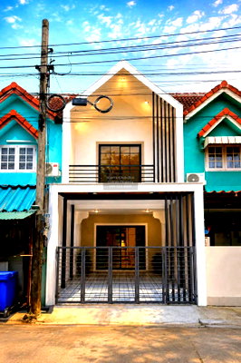 ทาวน์โฮม นนทบุรี : ขายทาวน์เฮ้าส์/ทาวน์โฮม  บ้านพร้อมจิตร รีโนเวทใหม่ บางใหญ่ บางใหญ่ นนทบุรี CX-169202 ✅ ทักไลน์ @connexproperty ตอบทันที ทีมงานมืออาชีพ ✅