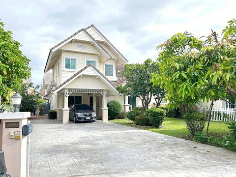 Baan Nonnipa Maejo / Near Tonkla School / 15 mins to Central Festival & Ruamchok