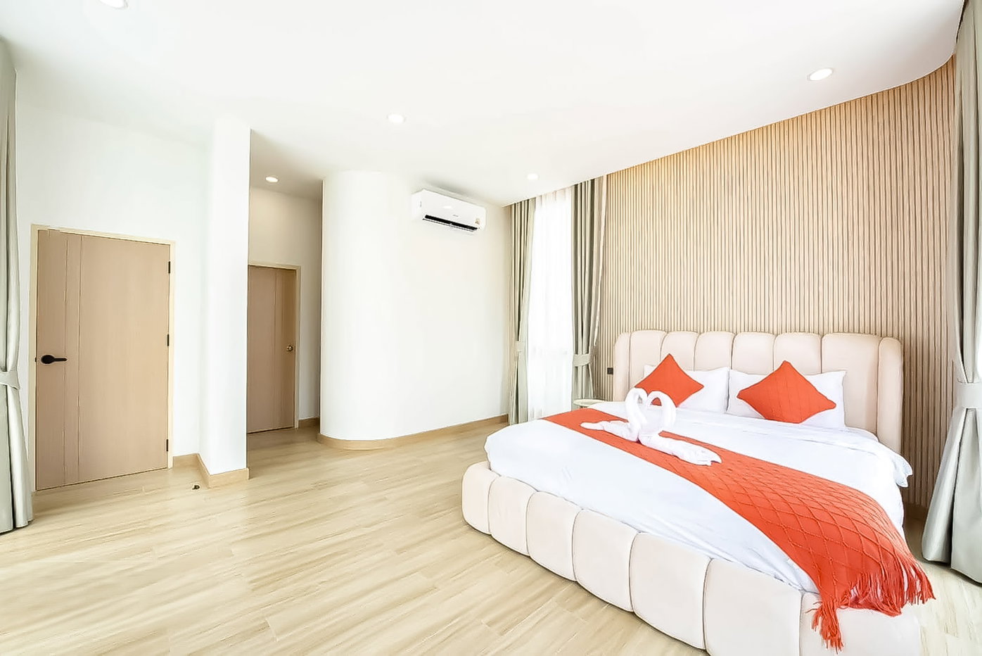 picture High End Pool Villa for Rent Jomtien Pattaya 5 Bedrooms - 8/18