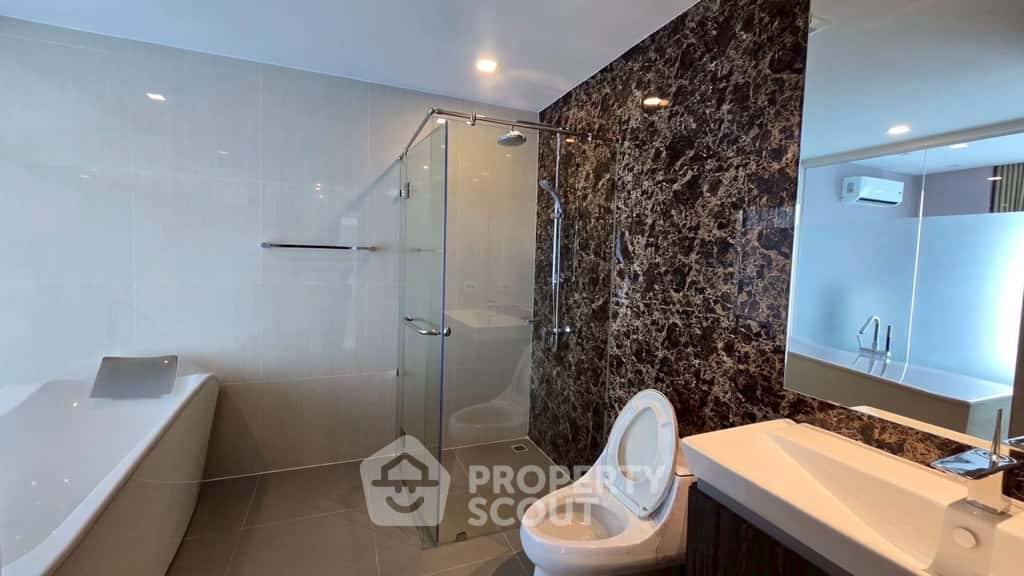 picture Pet-Friendly 2-BR Condo At The Star Hill Condo Chiangmai (ID 3206790) - 14/14