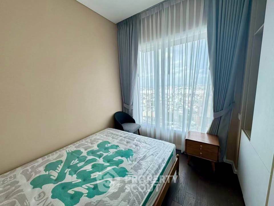 picture 100m Walk To MRT Phahon Yothin | 2-BR The Saint Residences (ID 3206425) - 5/7