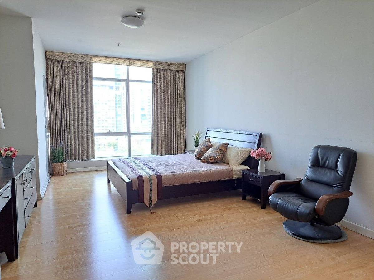 picture Spacious 1-BR 75 Sqm At Baan Sathorn Chaopraya Near BTS Krung Thon Buri (ID 3206813) - 17/19