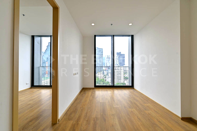 Condos for sale : Great price, prime location Noble BE33