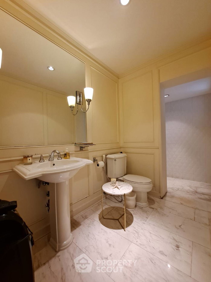 picture Spacious 1-BR 200 Sqm At Riverside Villa Condominium 1 (ID 994750) - 11/12