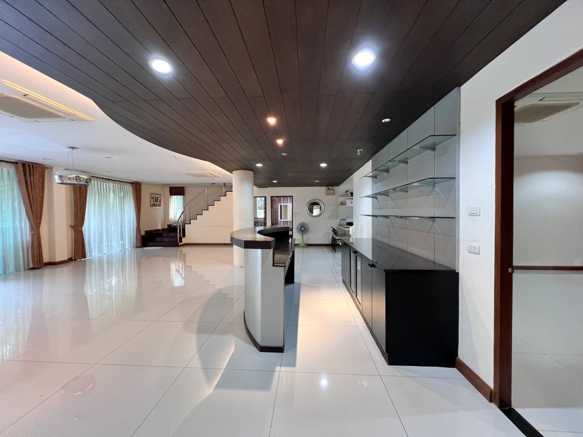 รูป ขายอาคารสำนักงาน 4 ชั้น พร้อมบ้านหรูและสระว่ายน้ำ สุขุมวิท 101 ใกล้ BTS ปุณณวิถี - รูปที่ 18/41