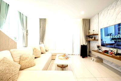 Houses for sale Bang Lamung Chonburi : High End Pool Villa for Sale Jomtien Pattaya 5 Bedrooms