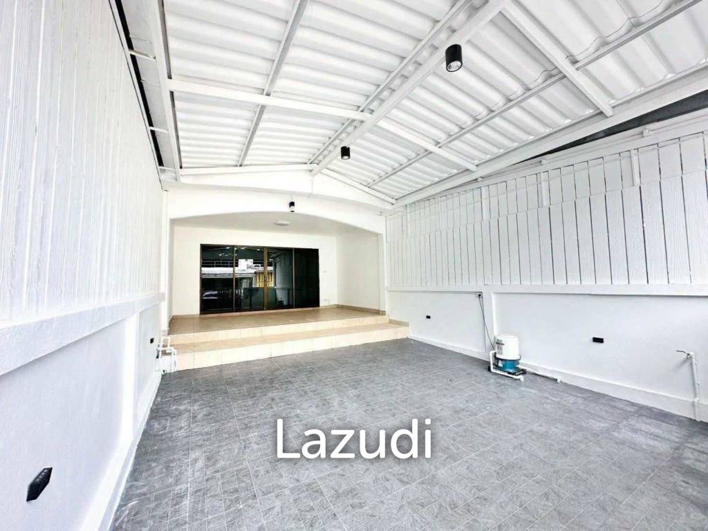 รูป ทาวน์โฮม 2 ห้องนอนสไตล์มินิมอลปรับปรุงใหม่ - รูปที่ 13/15