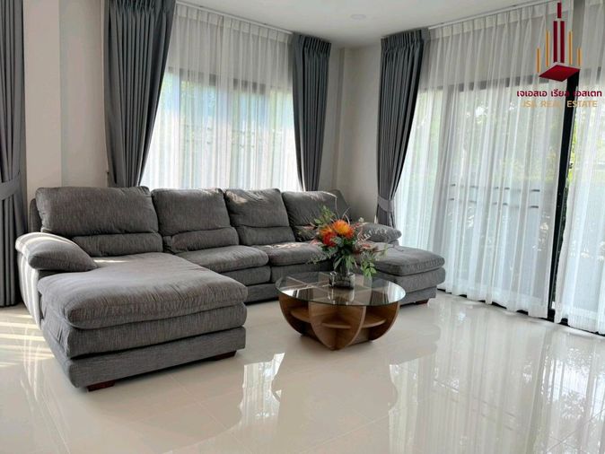 ให้เช่าบ้านเดี่ยว 4 ห้องนอน 274 ตร.ม. 63 ตร.ว. เซนโทร วิภาวดี