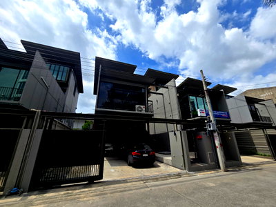 Home office for rent : For Rent!! 4-Storey Home Office at THE PENTAS Ratchada–Rama 9 (Office Space, House for Rent, Single House for Rent)