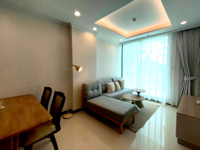 Condos for rent : PFD-08410 Condo for rent: Supalai Oriental Sukhumvit 39. Beautifully decorated, premium unit, ready to move in. Close to BTS Phrom Phong. 🏙️✨
