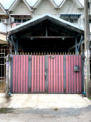 Townhouses for sale Bangkok : 3-story townhouse for sale in Soi Ratchaphruek 34. Beautiful, affordable, and ready to move in. Interested? Add me on Line: @841qqlnr