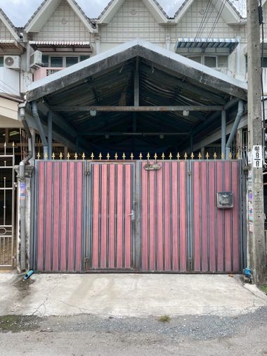 ขายทาวน์โฮม 3 ห้องนอน 204 ตร.ม. 30.2 ตร.ว. เขตตลิ่งชัน