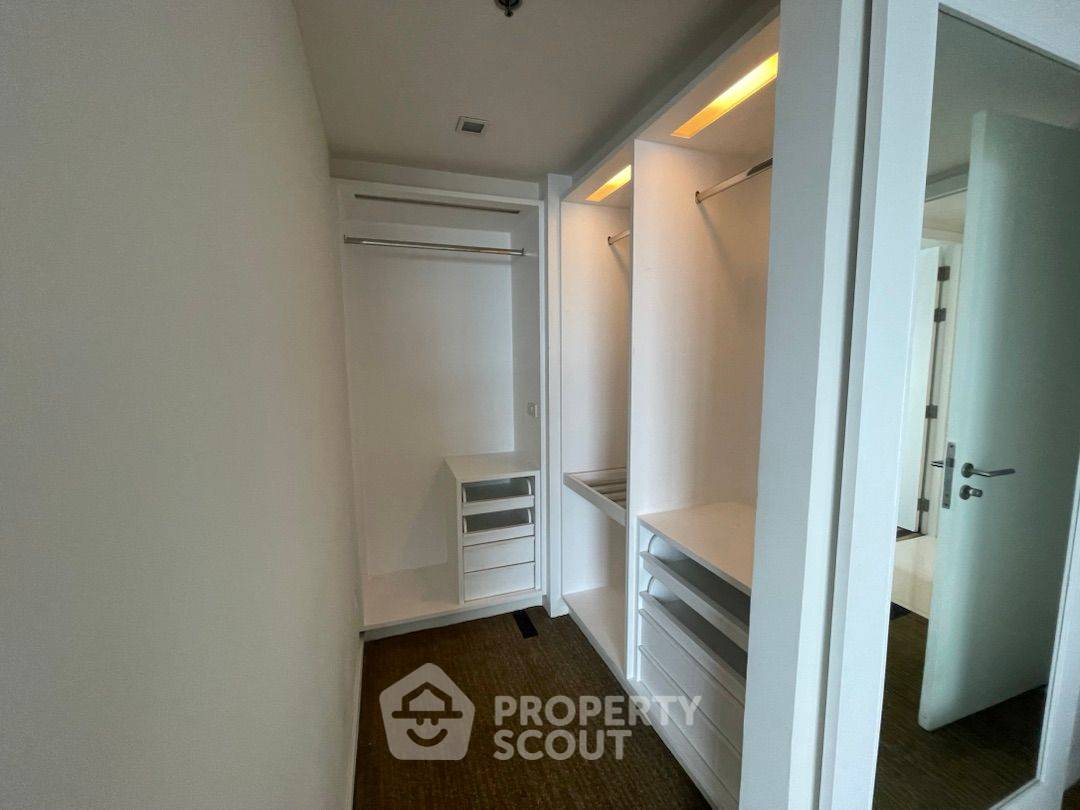 picture High-Floor 3-BR 185 Sqm At Sathorn Prime Residence, BTS Saint Louis (ID 1505920) - 23/35