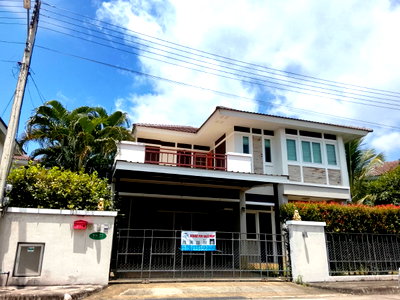 Houses for rent : 3 bedrooms 3 bahtrooms house at Ornsirin6 near Mill Hill School by walking distance
