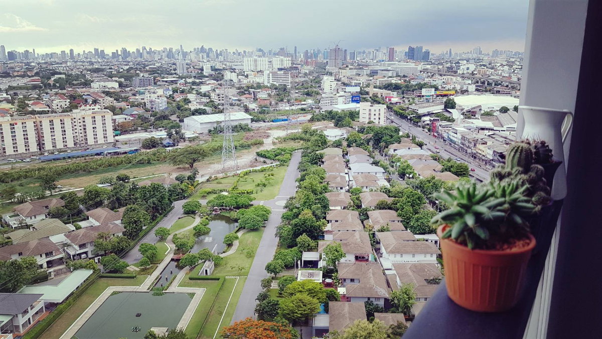 รูป คอนโดอัสสกาญจน์เพลส ศรีนครินทร์ ใกล้สถานีรถไฟฟ้า MRT สายสีเหลือง แอร์พอร์ตลิ้ง สถานีหัวหมาก วิวสวยมากไม่มีตึกใหญ่บัง - รูปที่ 8/10