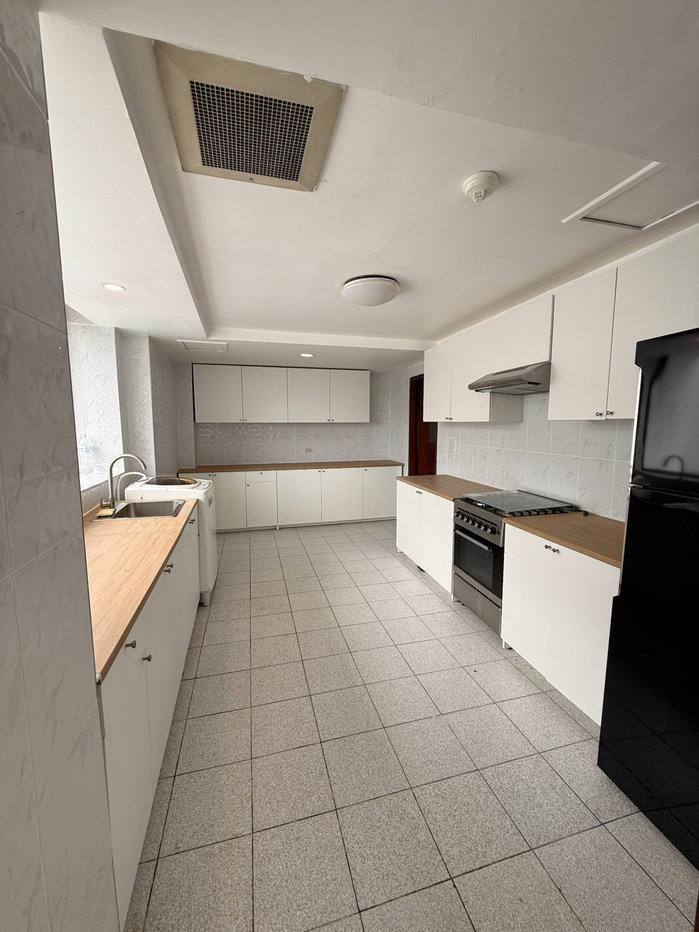 รูป LTH16072 - Luxury Condo for Sale Phrom Phong | President Park | 260 sq.m. | 3+1 Beds 4+1 Baths | BTS Phrom Phong | 25 MB | คอนโดหรูขาย พร้อมพงษ์ - รูปที่ 4/7