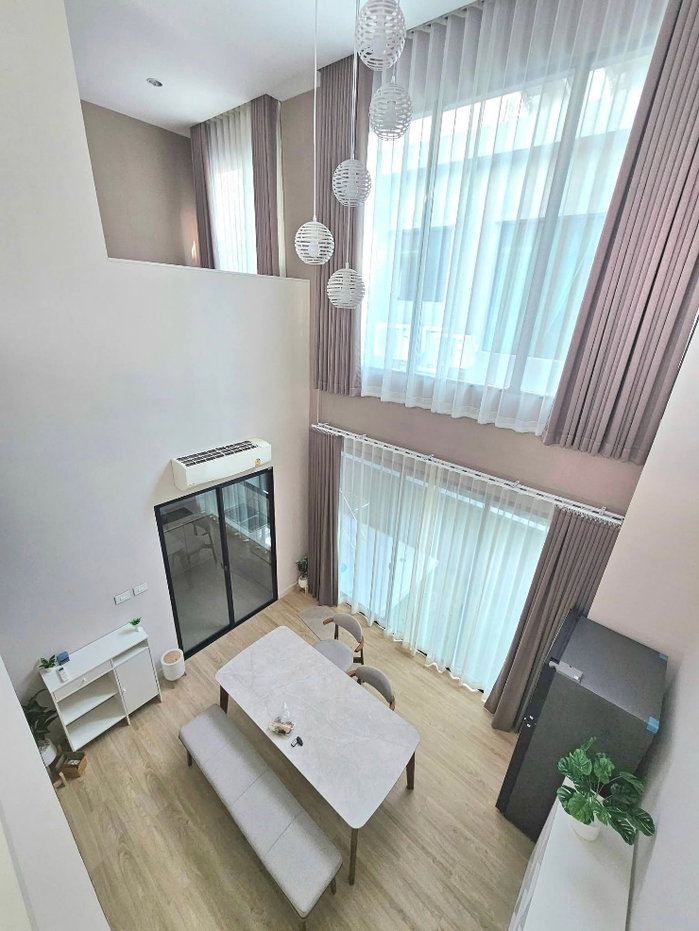 รูป  Nirvana Define ศรีนครินทร์–พระราม 9
✨ ทาวน์โฮมหรู 4 ชั้น หลังมุม มีพื้นที่ด้านข้าง
📍 โครงการติดถนนใหญ่กรุงเทพกรีฑาตัดใหม่ เช่าเพียง 75,000/เดือน - รูปที่ 3/8