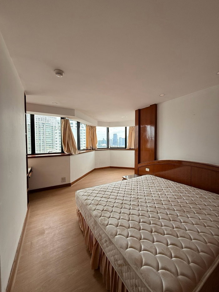 รูป LTH16072 - Luxury Condo for Sale Phrom Phong | President Park | 260 sq.m. | 3+1 Beds 4+1 Baths | BTS Phrom Phong | 25 MB | คอนโดหรูขาย พร้อมพงษ์ - รูปที่ 3/7