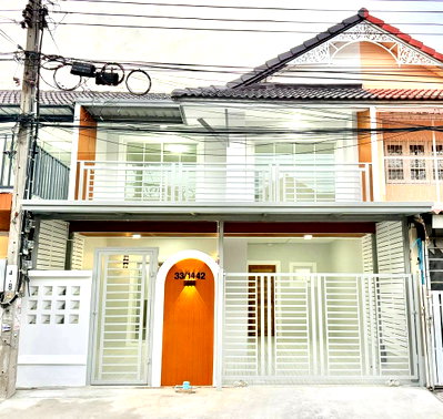 ทาวน์โฮม โลตัส โกเฟรช หมู่บ้านพฤกษา 3 : บ้านพฤกษา 3 ซอย 128 ใกล้ตลาด เดินทางสะดวก ราคาเพียง 1.89 ล้านบาท  3 ห้องนอน • 2 ห้องน้ำ • แถมเฟอร์นิเจอร์ 