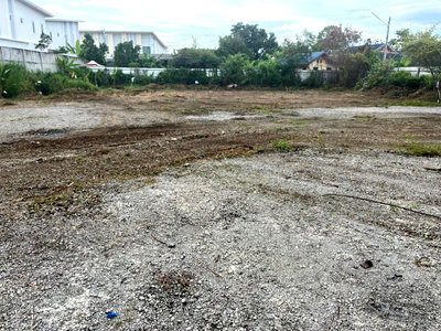 Land for rent Chonburi : Land for Rent 1 Rai  In Sriracha, Chonburi Near Motor No.7,  Sahaphat Industrial Park, Near Leam Chabang Port.