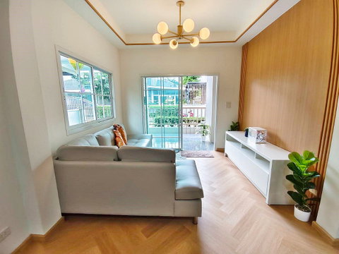 MO. บ้านสวย รีโนเวทใหม่ หมู่บ้านวิลล่า คุณาลัย ติดถนนวัดลาดปลาดุก บางบัวทอง ใกล้เซ็นทรัล เวสเกต