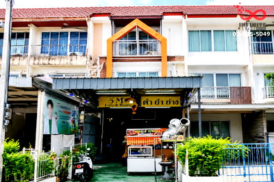 เช่าอาคารพาณิชย์ วิทยาลัยเทคนิคมีนบุรี : ให้เช่าอาคารพาณิชย์ 3ชั้น ทำเลค้าขาย  หทัยราษฎร์ 33 หน้าหมู่บ้านร่มทิพย์ พร้อมอุปกรณ์ครัว
