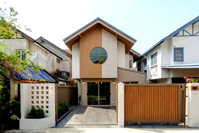 บ้านเดี่ยว เขตวังทองหลาง : ขายบ้านเดี่ยว 2 ชั้น ซอยลาดพร้าว 93 พร้อมเข้าอยู่ ทำเลดี ใกล้ The Mall บางกะปิ 