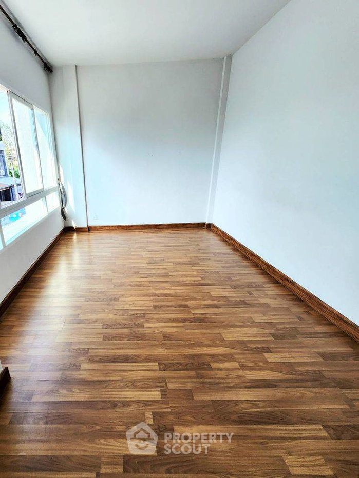 รูป ทาวน์เฮ้าส์ 3-ห้องนอน ใน ท่าแร้ง (ID 3208183) - รูปที่ 4/8